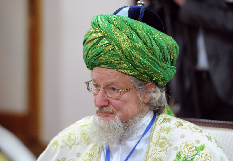 Оренбургские мусульмане поздравляют своего духовного лидера с юбилеем пребывания на высоком посту